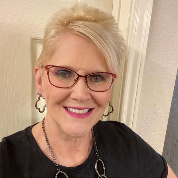 Meet your Posher, Terri - Picture 4 of 5